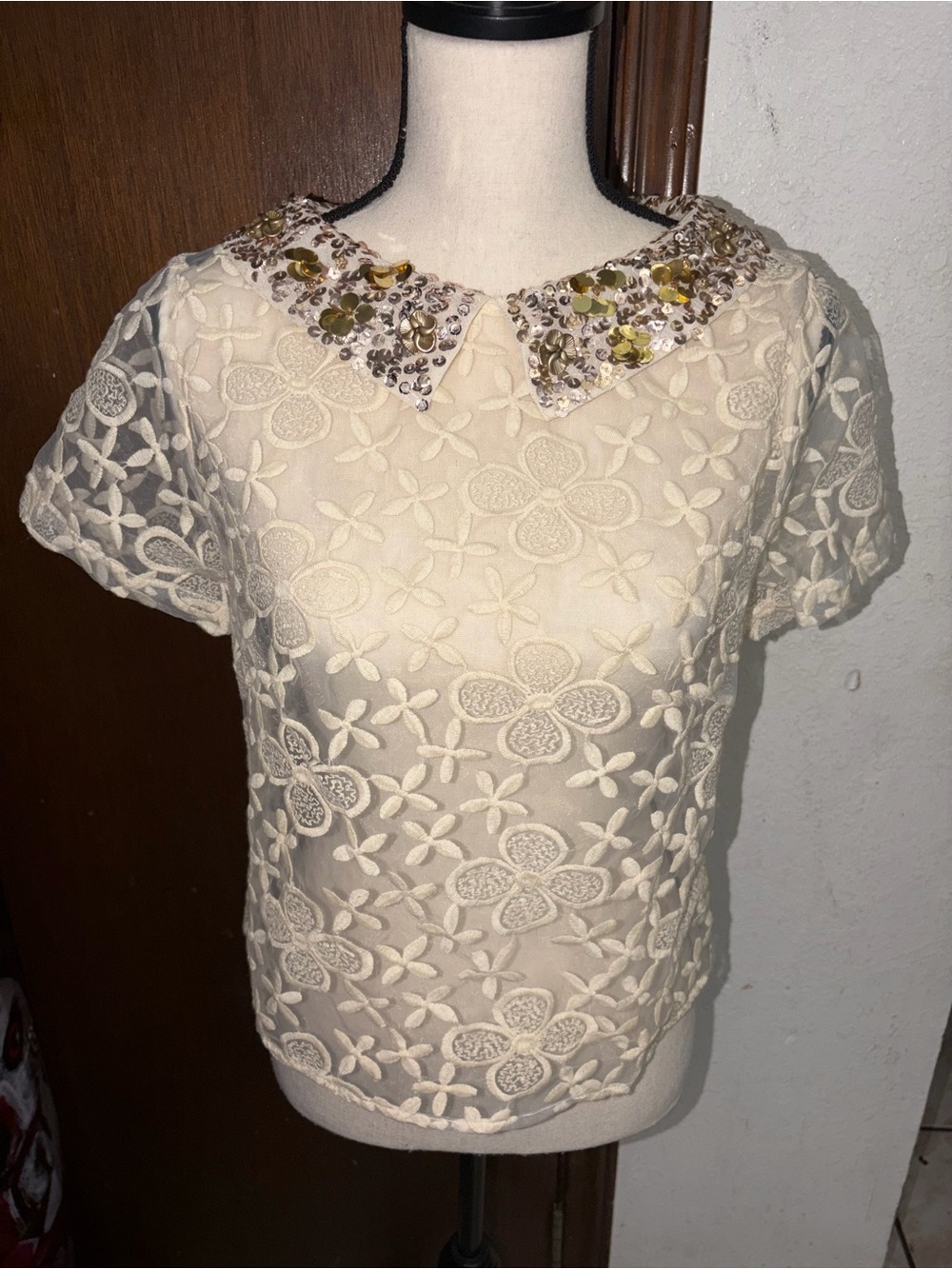 The cue Cher qu floral lace blouse size S